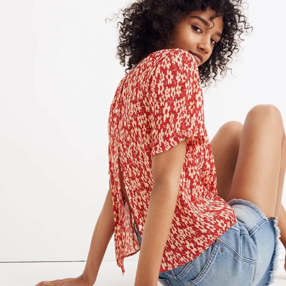 Madewell Crinkled Georgette Button Back Tie Tee in Full Bloom